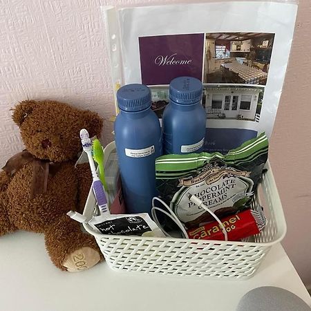 Country Home Near The Airport เอดินบะระ ภายนอก รูปภาพ